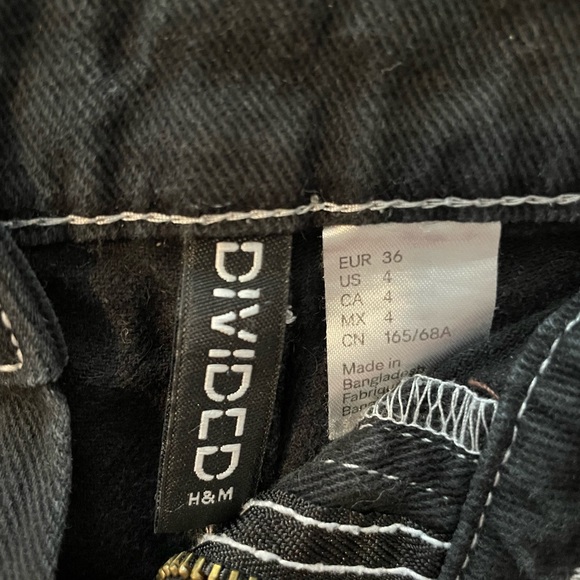 Black 90s cargo pants, great condition. - Picture 3 of 4